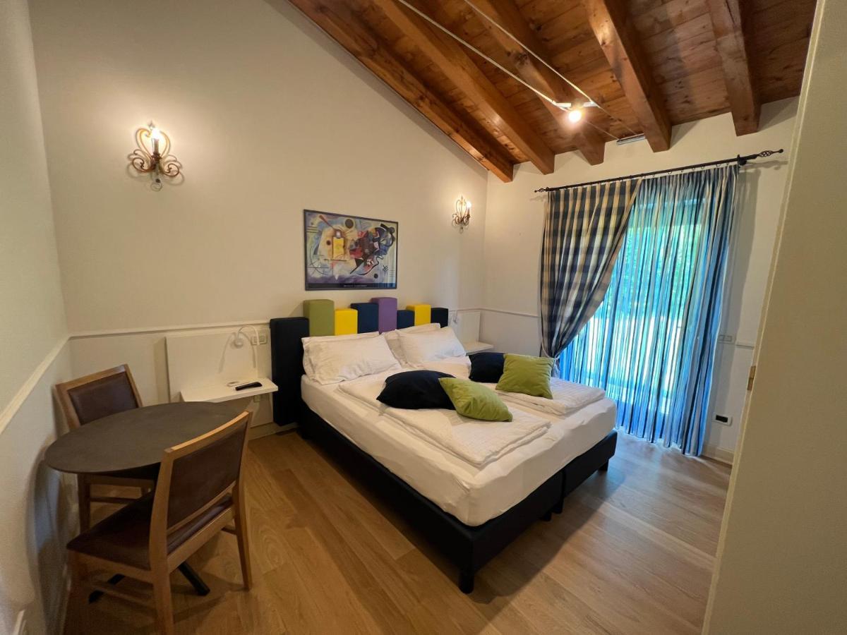 Steba House Savani Barbara Foresteria Lombarda โลนาโต ภายนอก รูปภาพ